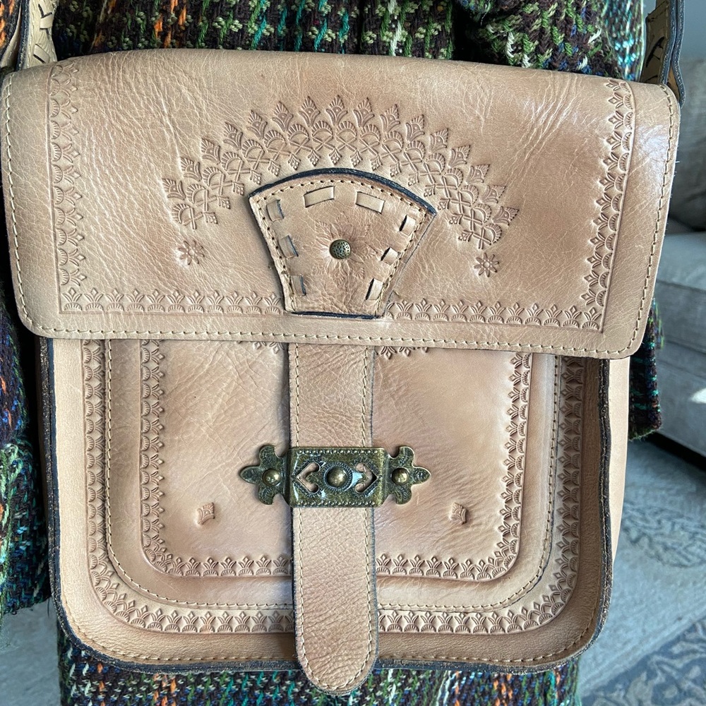 Patricia Nash- blonde leather crossbody handbag